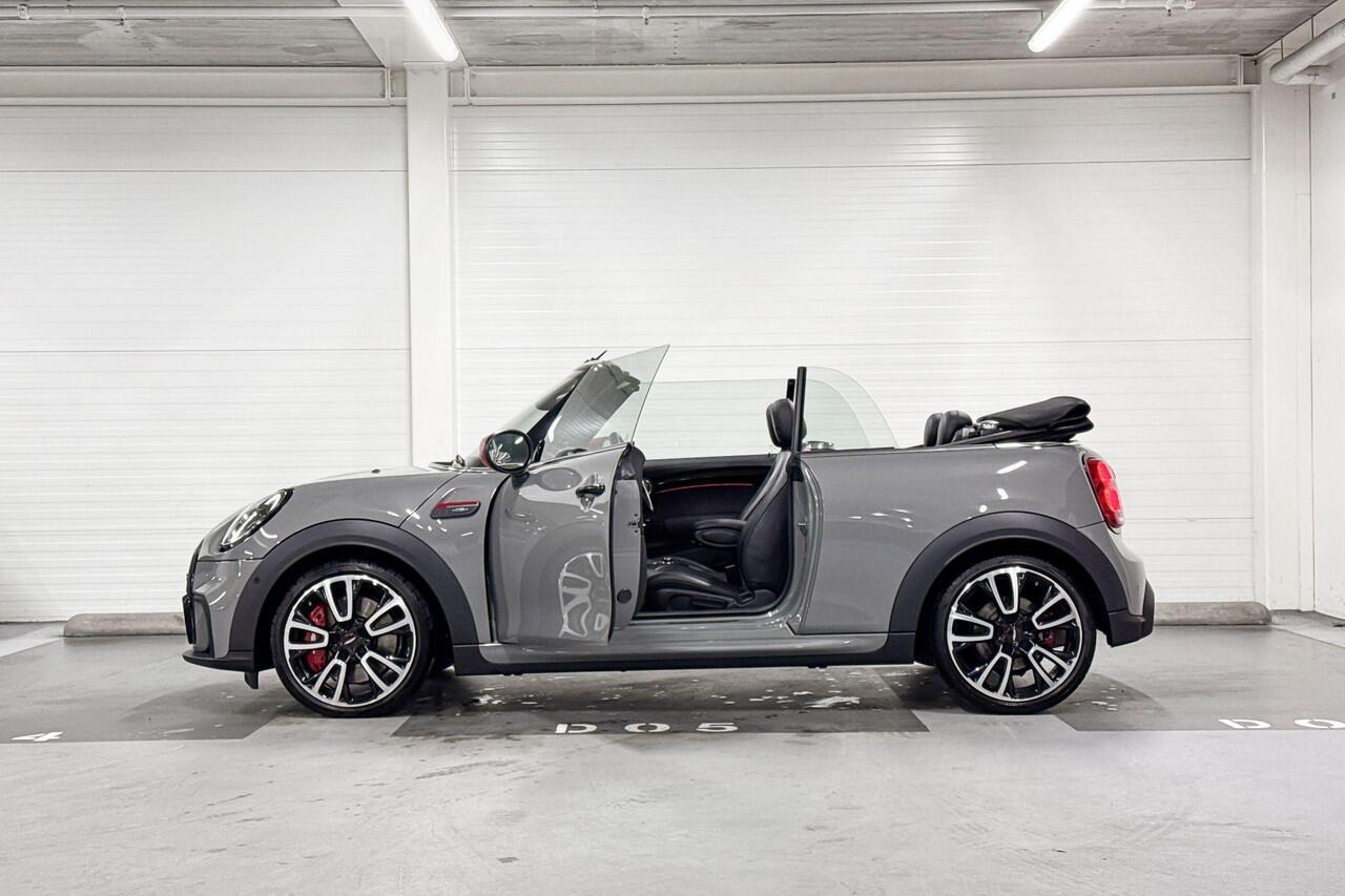 Mini John Cooper Works Cabrio | Harman Kardon | Head-Up Display | Adaptieve Cruise Control | 18" JCW Circuit Spoke