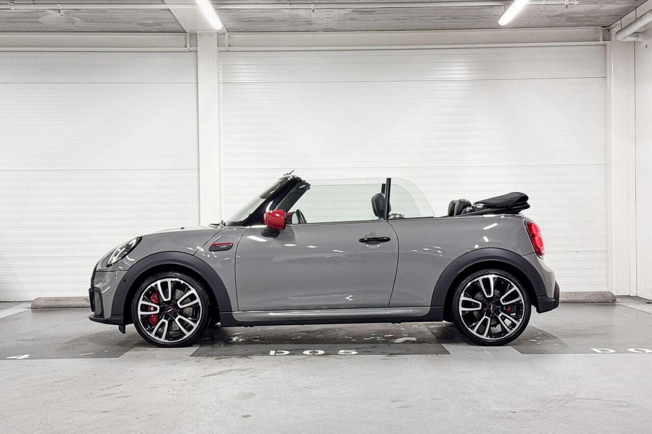 Mini John Cooper Works Cabrio | Harman Kardon | Head-Up Display | Adaptieve Cruise Control | 18" JCW Circuit Spoke