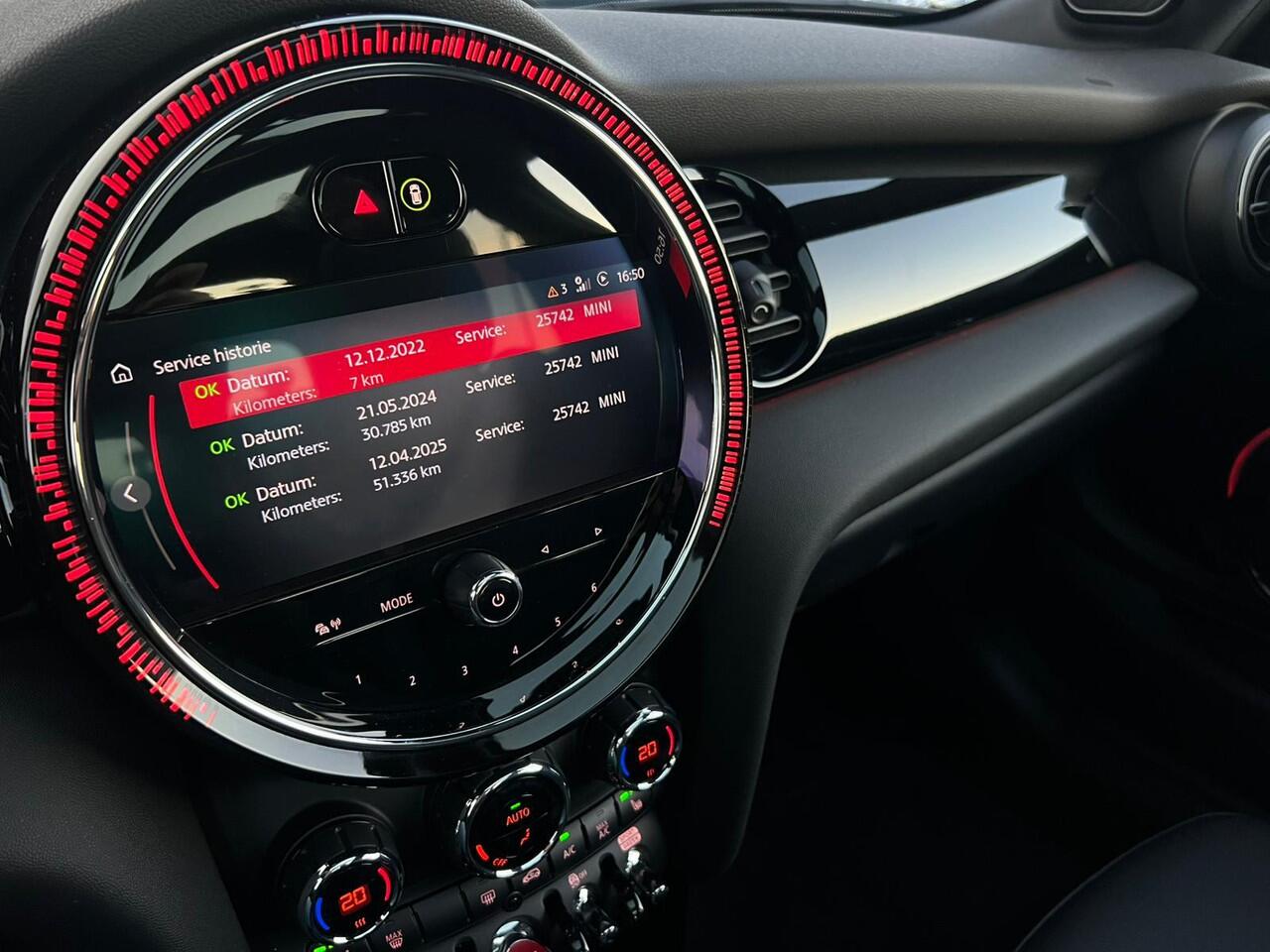 Mini John Cooper Works 1.5 Cooper PANODAK | LEDER | HARMAN KARDON | DEALER ONDERH | CAMERA | HEAD - UP |