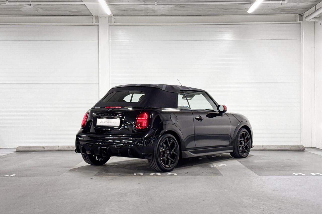 Mini John Cooper Works Cabrio | Pakket XL | Softtop MINI Yours | 17" JCW Sprint Spoke black