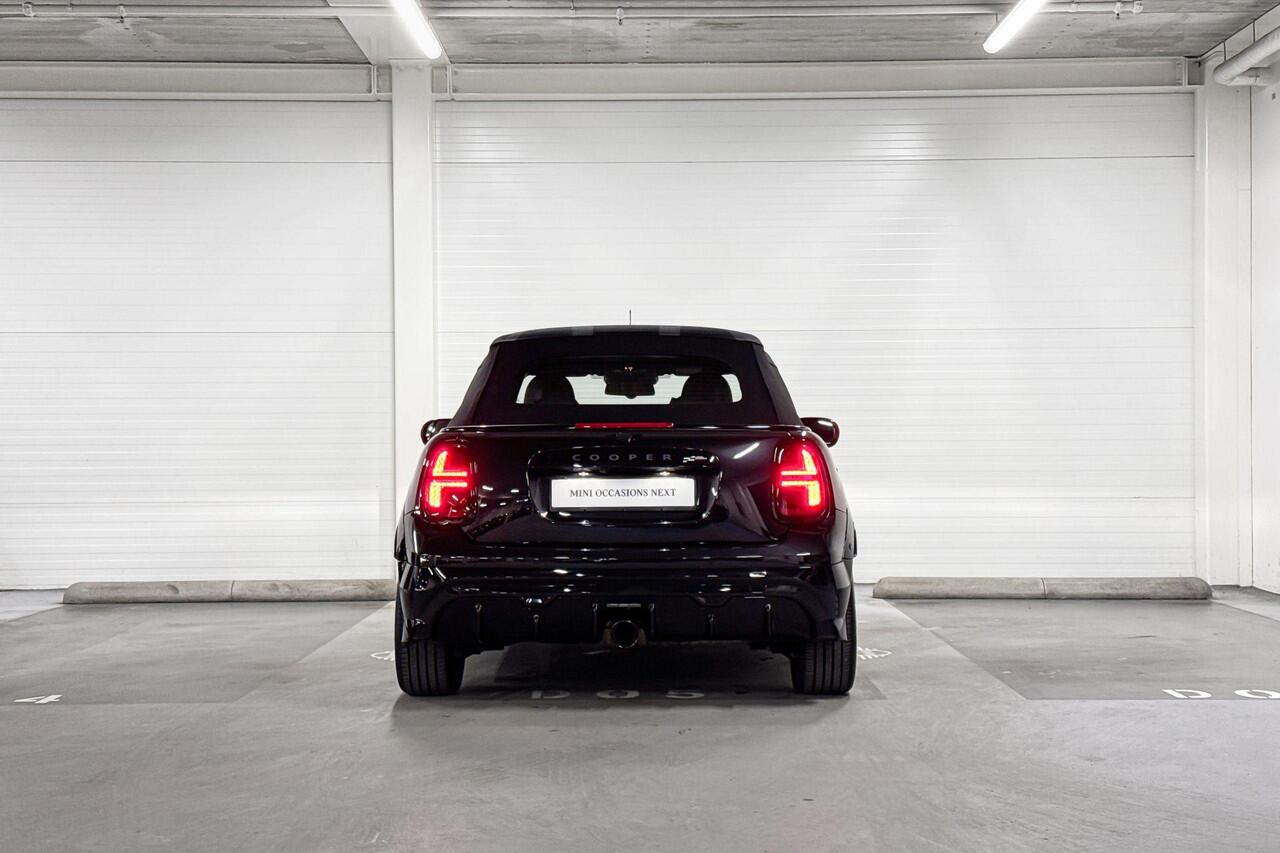 Mini John Cooper Works Cabrio | Pakket XL | Softtop MINI Yours | 17" JCW Sprint Spoke black
