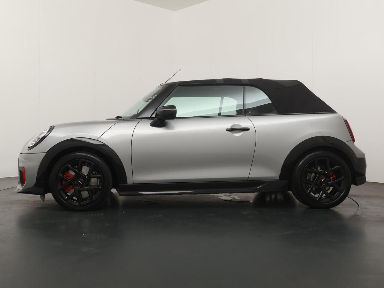Mini John Cooper Works Cabrio JCW Pakket-XL | Harman Kardon | Elektrische stoelen | 360-graden camera | Adaptieve Cruise Control