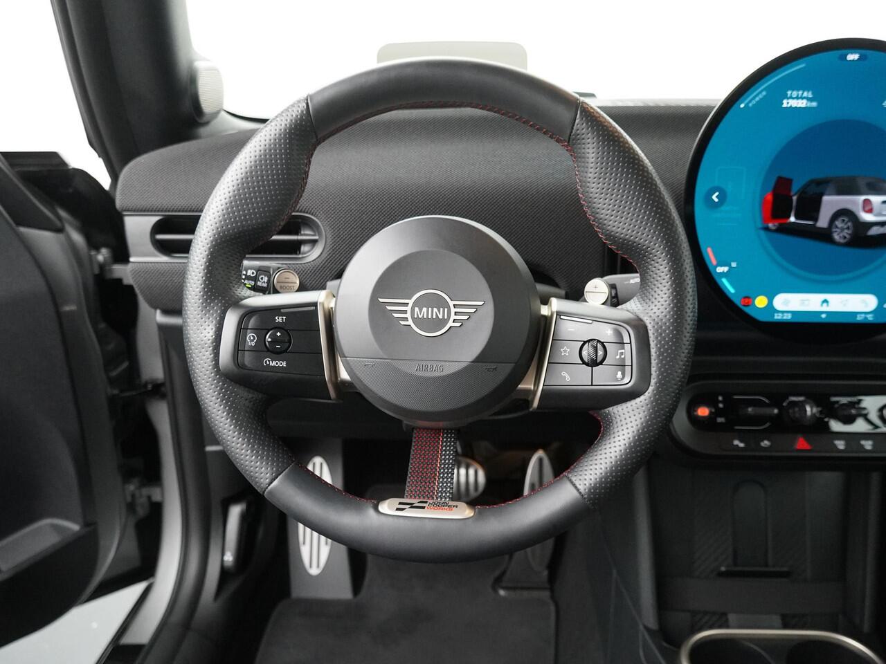 Mini John Cooper Works Cabrio JCW Pakket-XL | Harman Kardon | Elektrische stoelen | 360-graden camera | Adaptieve Cruise Control