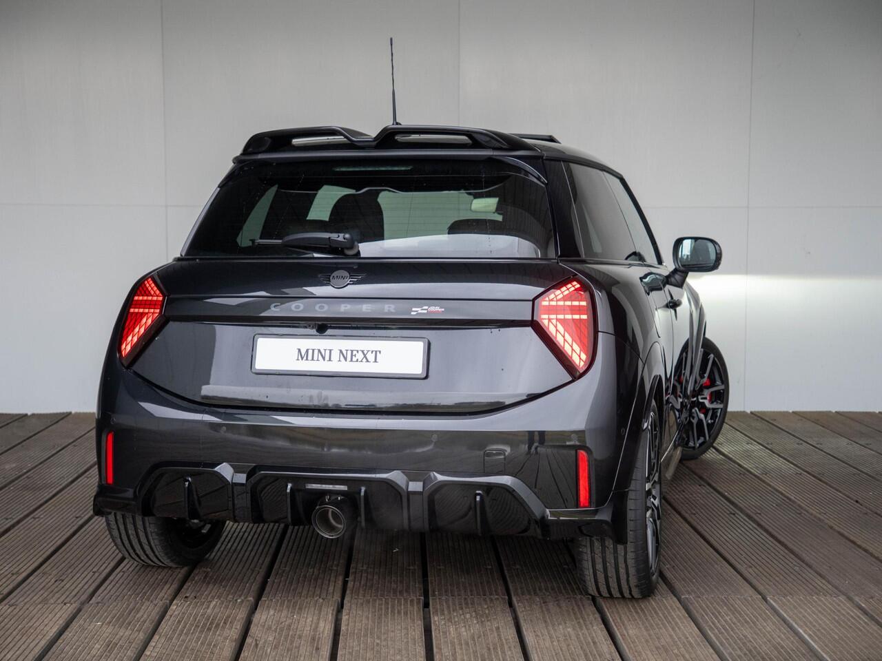 Mini John Cooper Works 3-deurs + XL-Pakket + Glazen Panoramadak + Getint glas