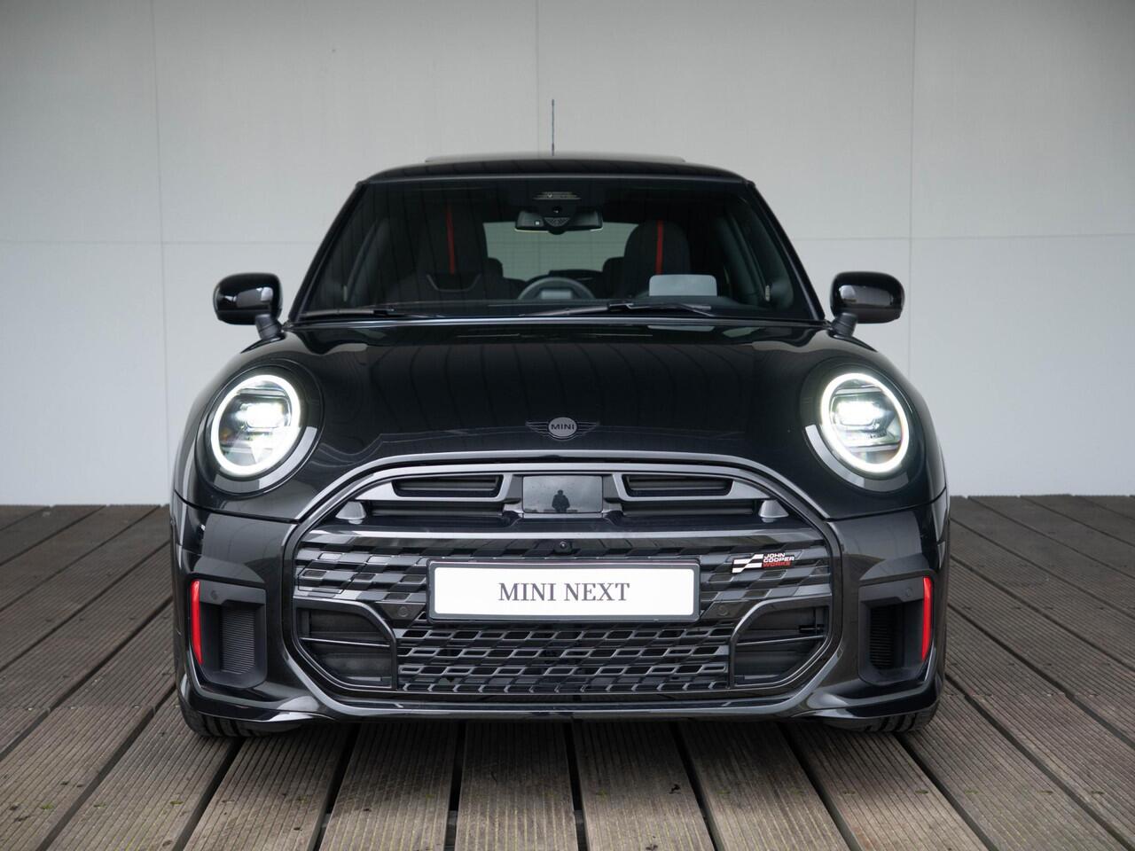 Mini John Cooper Works 3-deurs + XL-Pakket + Glazen Panoramadak + Getint glas