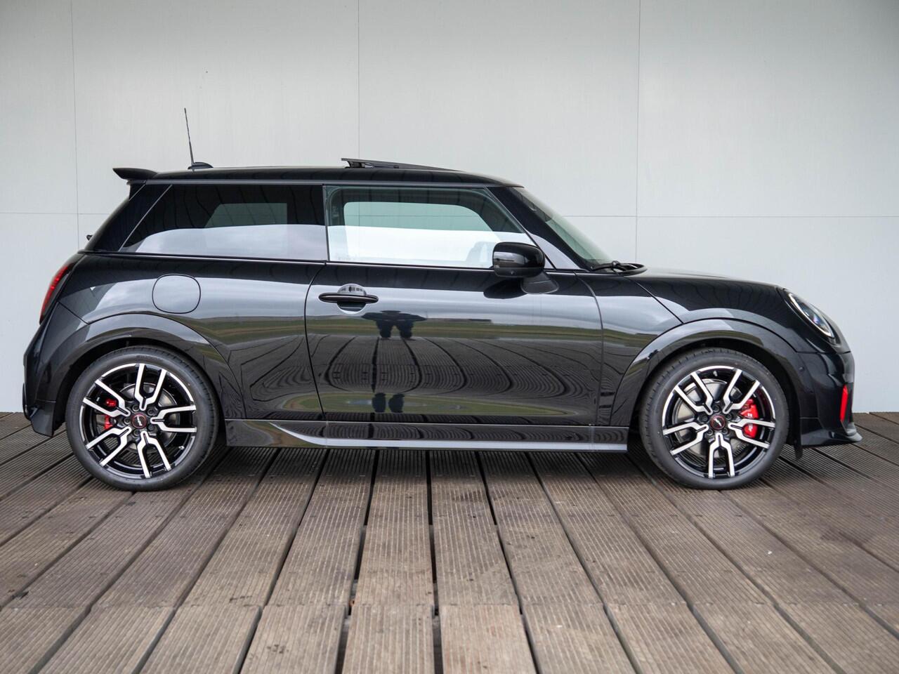 Mini John Cooper Works 3-deurs + XL-Pakket + Glazen Panoramadak + Getint glas