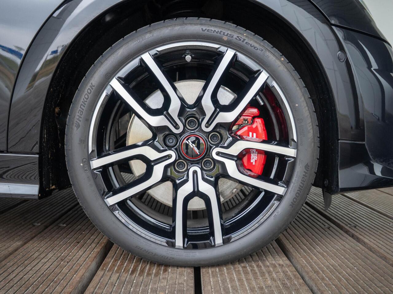 Mini John Cooper Works 3-deurs + XL-Pakket + Glazen Panoramadak + Getint glas