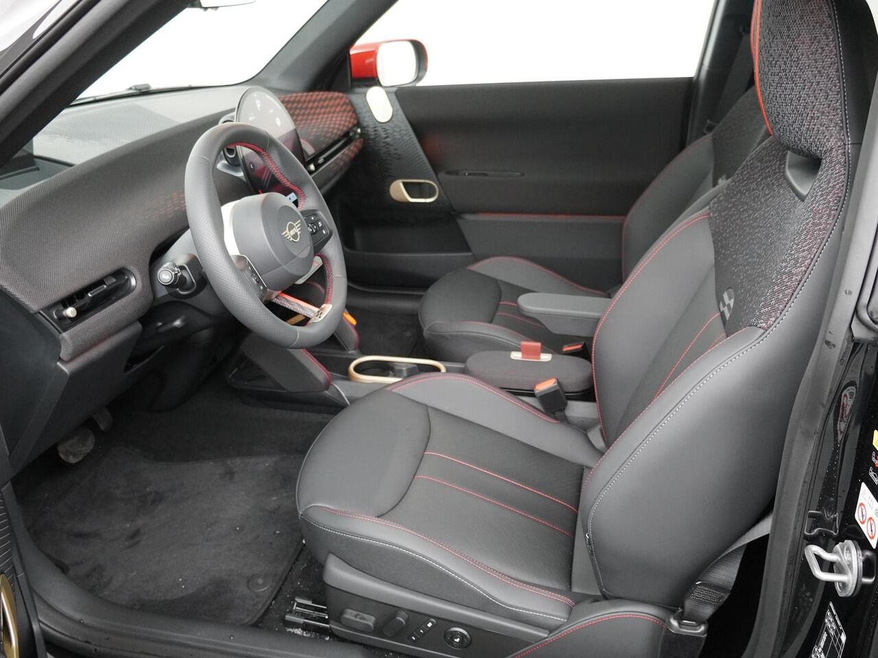 Mini John Cooper Works 3-deurs JCW Pakket-XL | Elektr. verstelbare stoelen | Stuur- stoelverwarming | Driving Assistent Professional | Harman Kardon |
