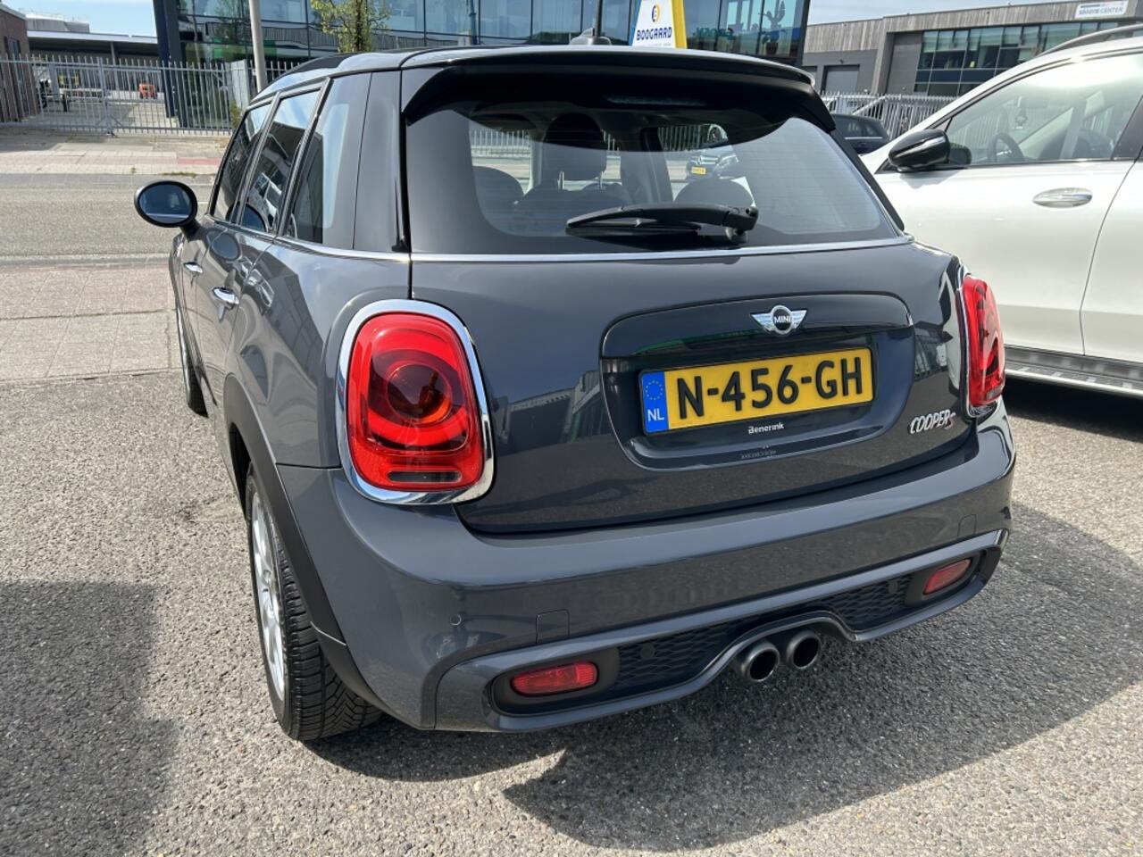 Mini MINI 2.0 Cooper S Pepper Serious Business