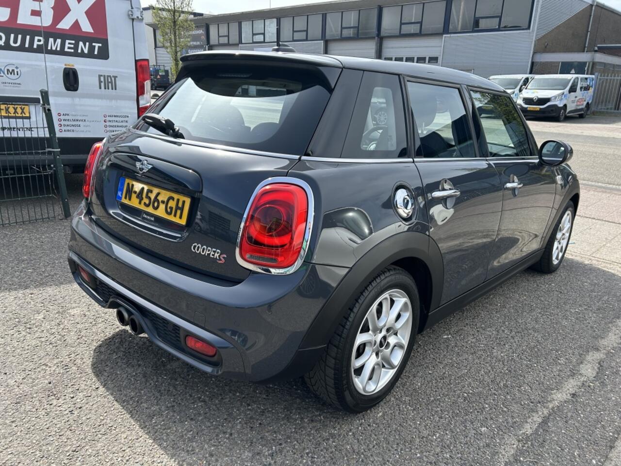 Mini MINI 2.0 Cooper S Pepper Serious Business