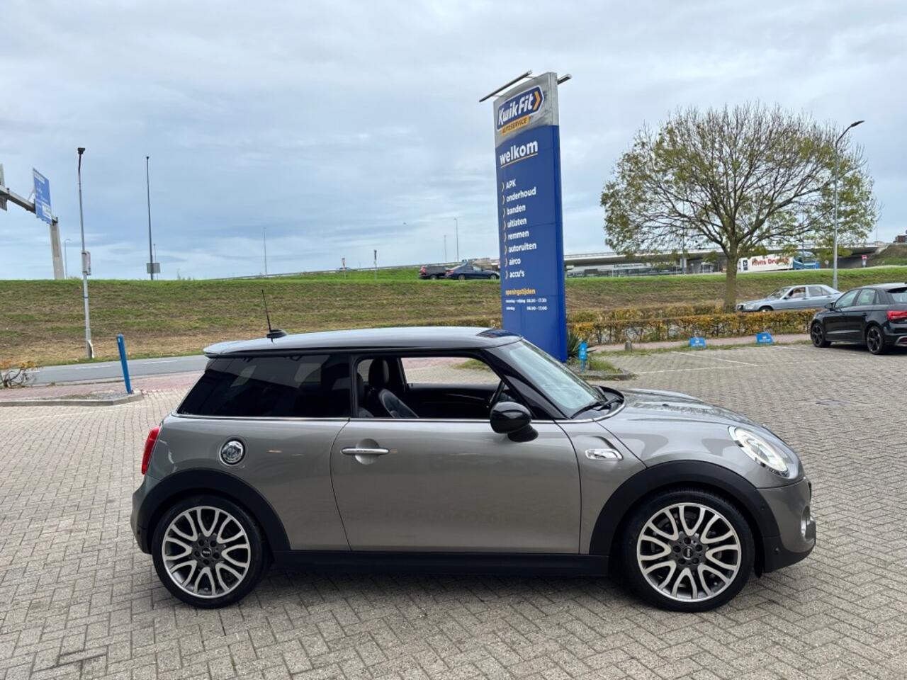 Mini MINI 2.0 COOPER S 192PK AUTOMAAT AIRCO LEER NAVI PDC HEADUP.