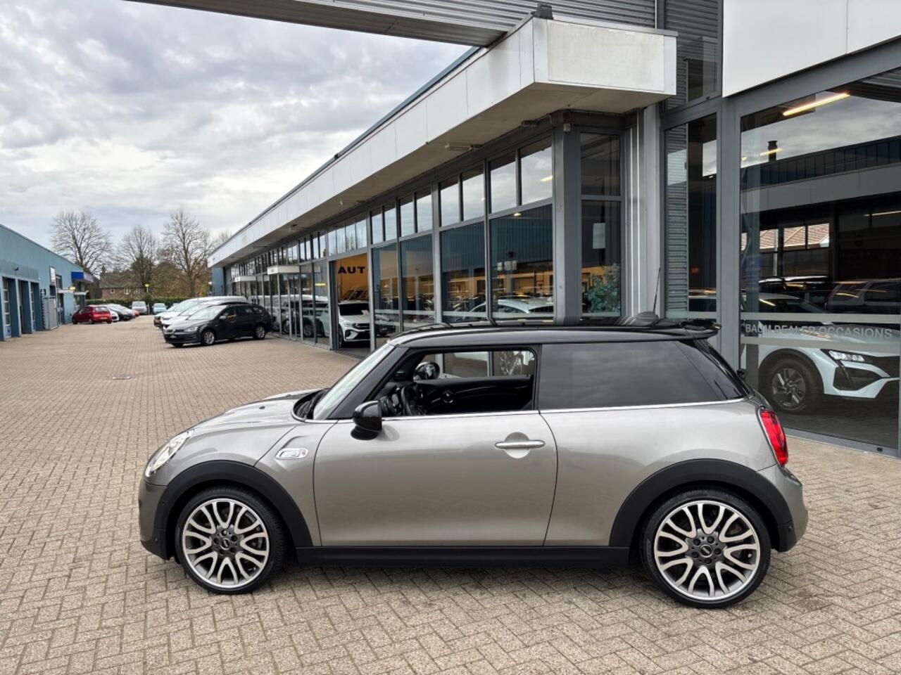 Mini MINI 2.0 COOPER S 192PK AUTOMAAT AIRCO LEER NAVI PDC HEADUP.