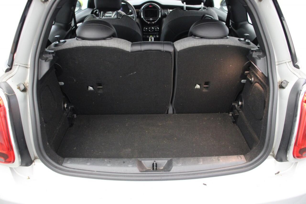 Mini MINI Essential 33 kWh - Carplay, Navi, Half Leer, Camera, Stoelverw.