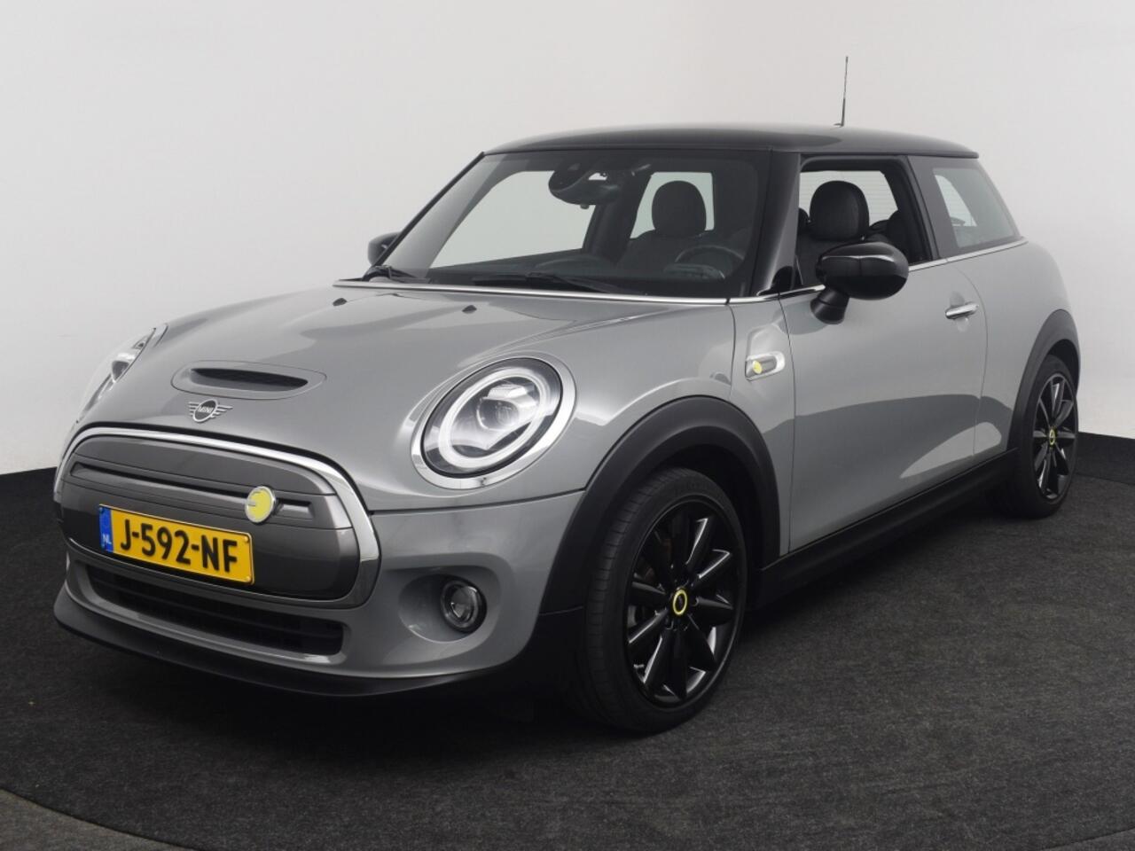 Mini MINI Essential 33 kWh | Camera o Keyless o CarPlay o Stoelverwarming