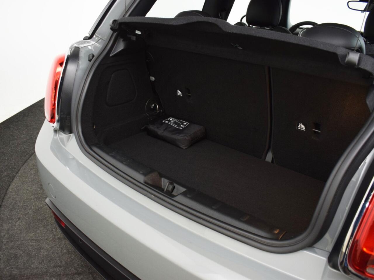 Mini MINI Essential 33 kWh | Camera o Keyless o CarPlay o Stoelverwarming