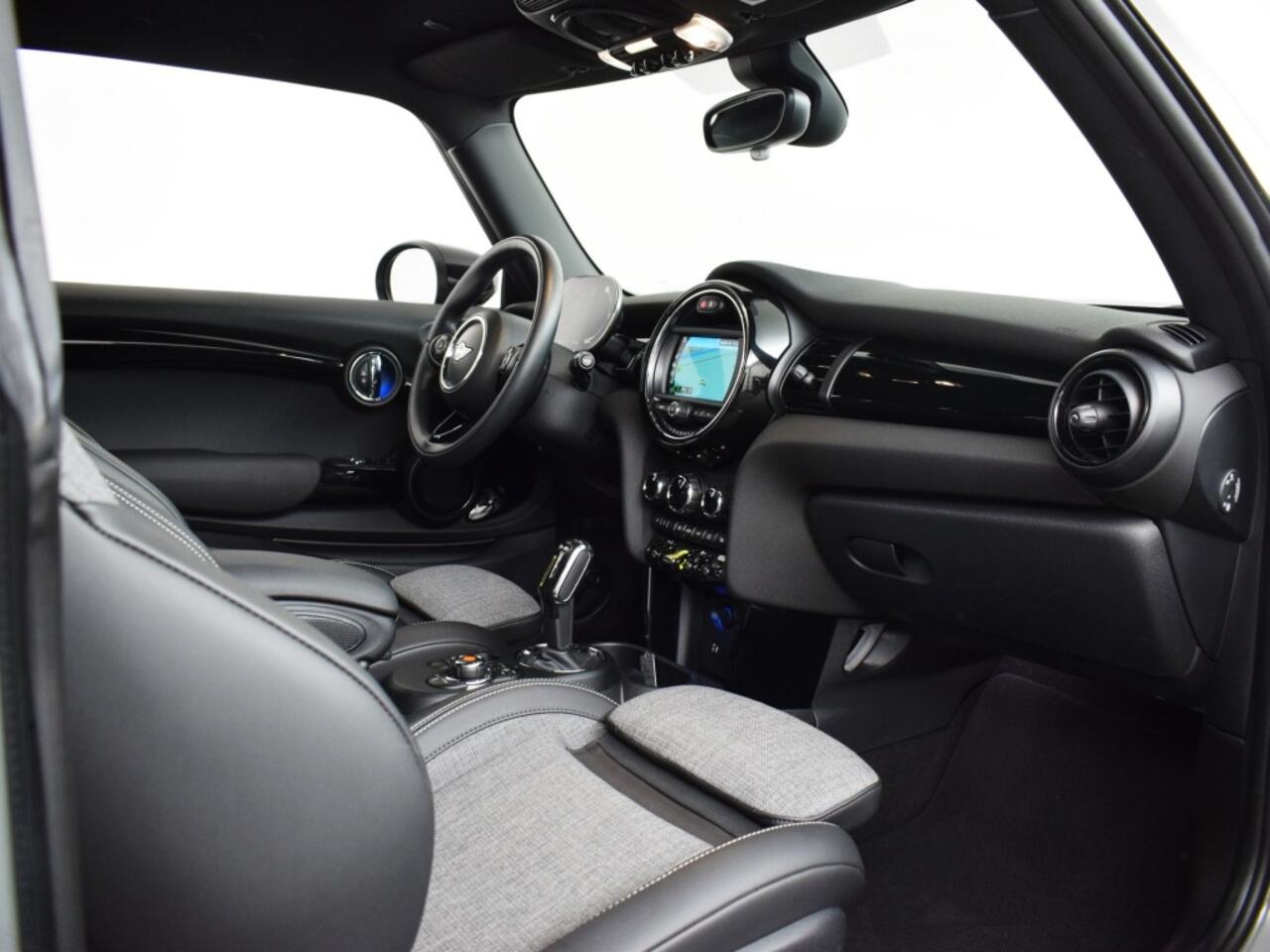 Mini MINI Essential 33 kWh | Camera o Keyless o CarPlay o Stoelverwarming