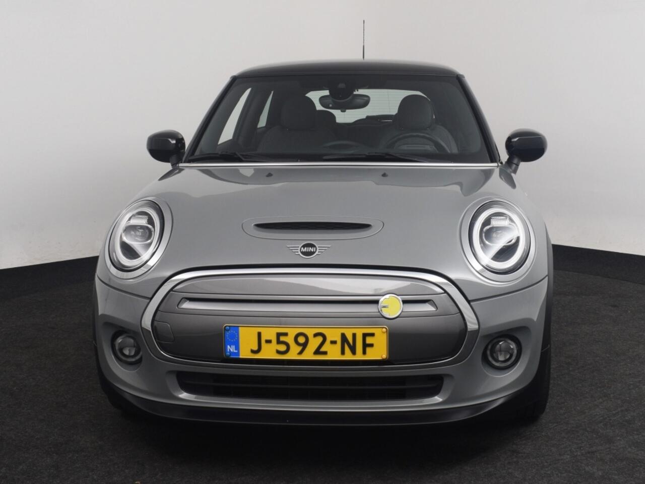 Mini MINI Essential 33 kWh | Camera o Keyless o CarPlay o Stoelverwarming