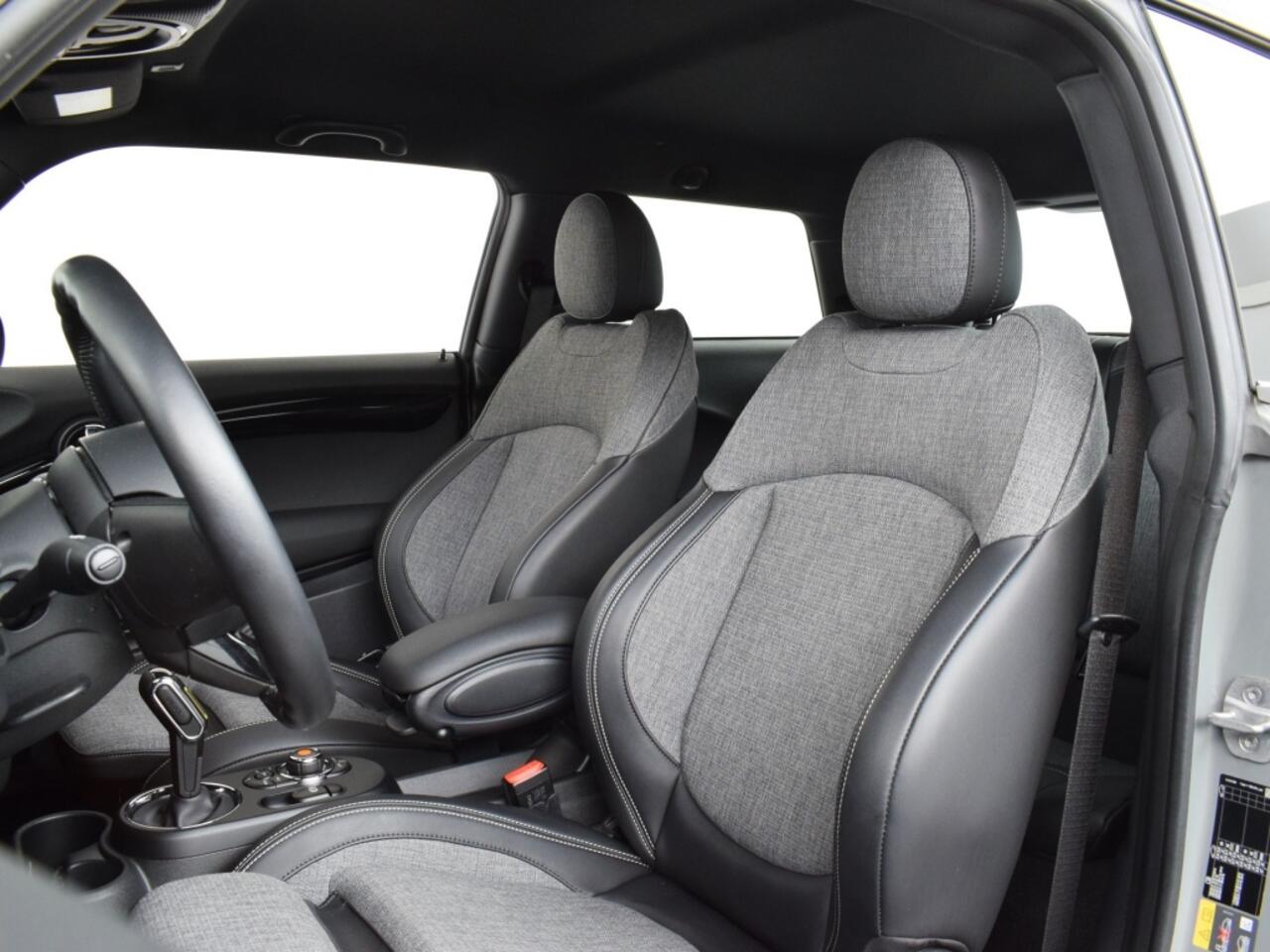 Mini MINI Essential 33 kWh | Camera o Keyless o CarPlay o Stoelverwarming