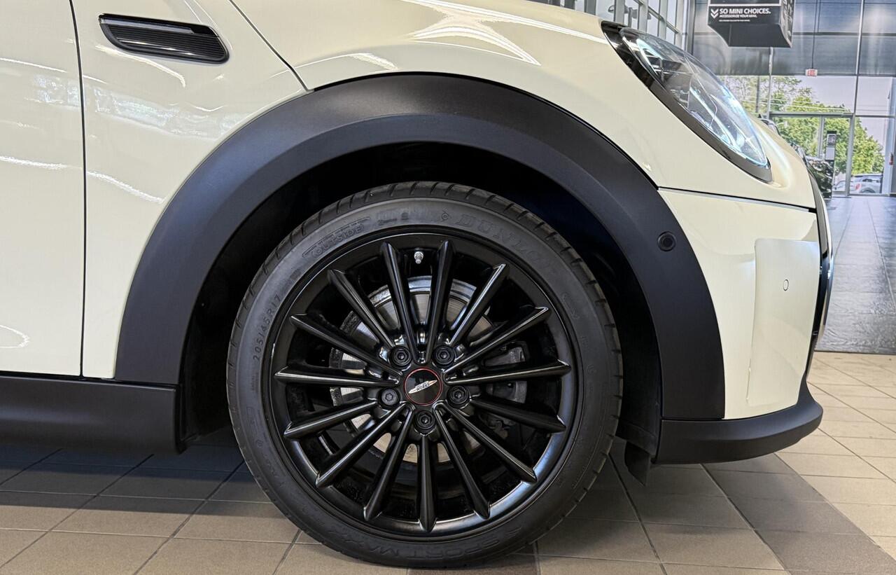 Mini MINI 1.5 CHILLI AUT LEDER HARM KARDON FACELIFT zeer luxe uitvoering