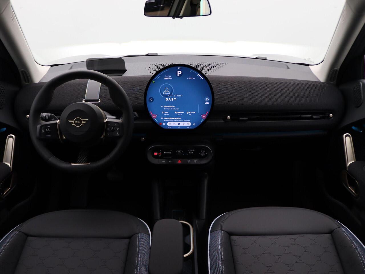 Mini MINI Aceman E Classic Trim + Package S + Driving Assistant + Parking Assistant + Comfort Acces + Stuurwielrand verwarmd + 18''