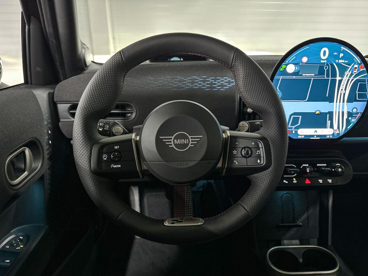 Mini MINI 5-deurs C | John Cooper Works Uitvoering | Pakket M | 17" Sprint Spoke black | Selections