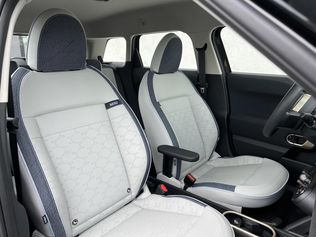 Mini MINI Aceman E | Classic + Pakket S | S-Pakket | Head-Up Display | Achteruitrijcamera | Stuur- Stoelverwarming |