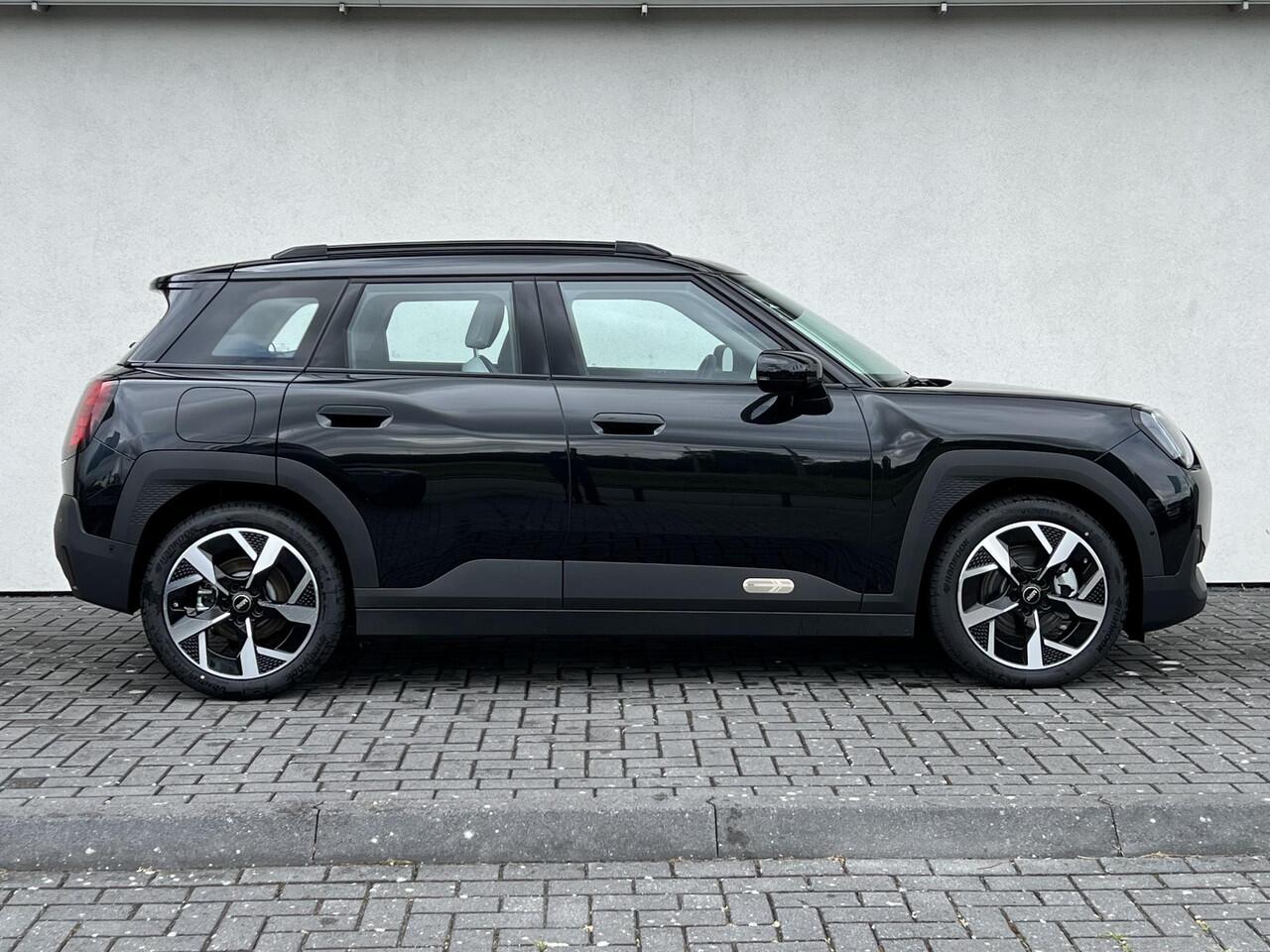 Mini MINI Aceman E | Classic + Pakket S | S-Pakket | Head-Up Display | Achteruitrijcamera | Stuur- Stoelverwarming |