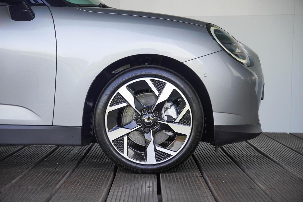 Mini MINI 3-deurs E | Favoured Tim + Package M