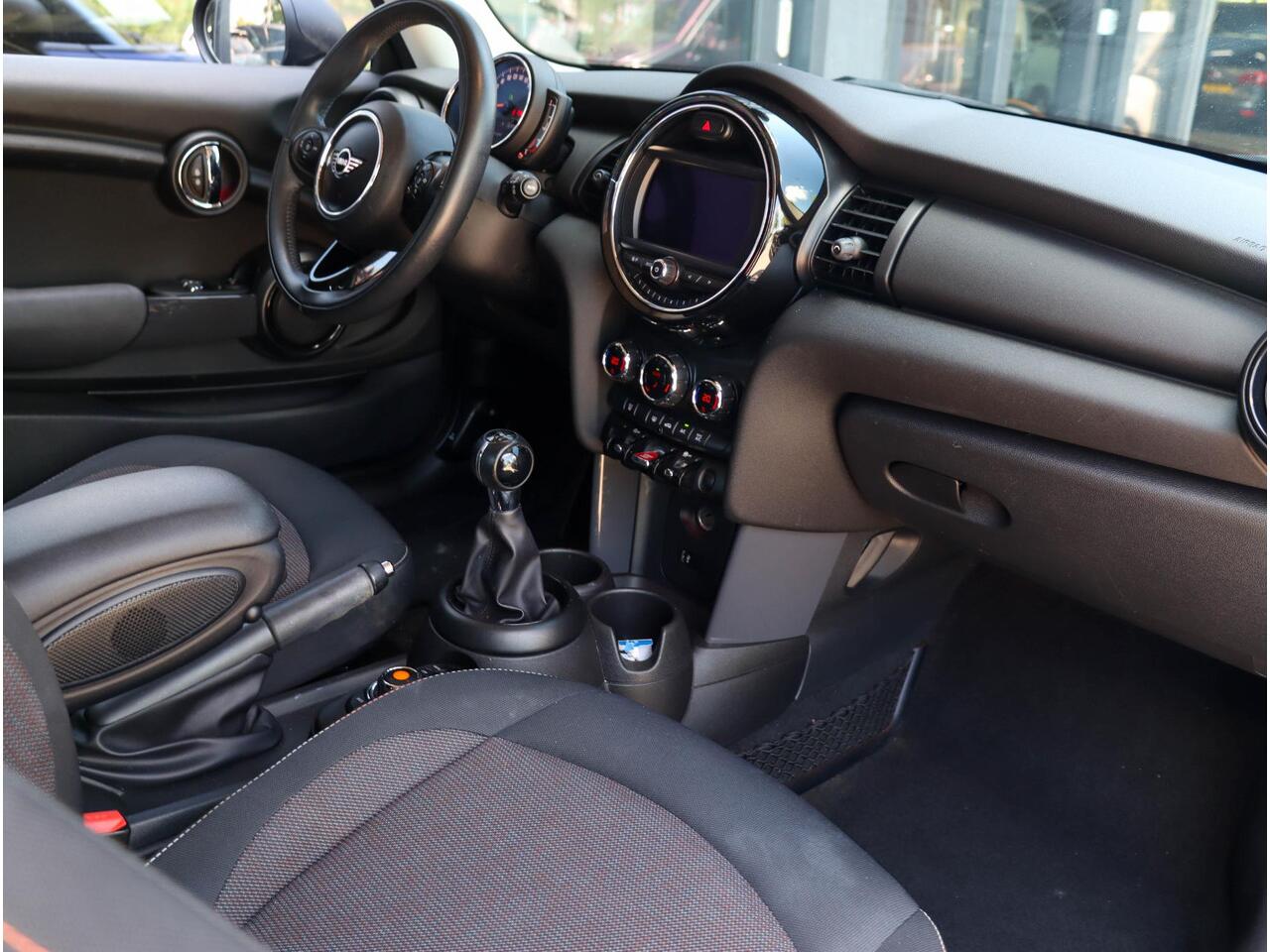 Mini ONE Mini 1.5 First Salt | Carplay | Navigatie | Cruise Control