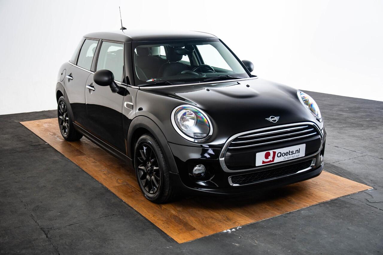 Mini ONE Mini 1.5 Salt - cruise control - Regen- en lichtsensor - Binnenlichtpakket - PDC achter - Chrome Line exterieur - MINI Navigatiesysteem - Middenarmsteun voor -