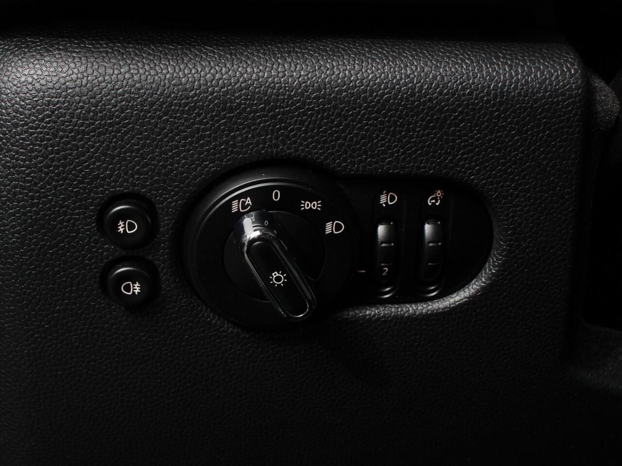 Mini ONE Mini 1.5 First Salt | Airco | Lichtmetalen Velgen | Stoelverwarming | Keyless start