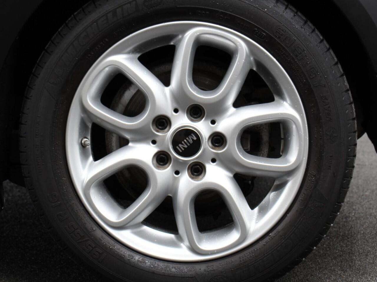 Mini ONE Mini 1.5 First Salt | Airco | Lichtmetalen Velgen | Stoelverwarming | Keyless start