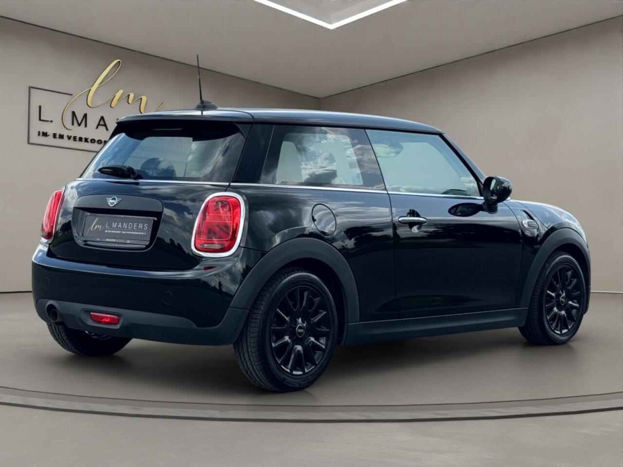 Mini ONE 1.5 Business Edition 2021 ZWART | Leder | Benzine | Climate Cont