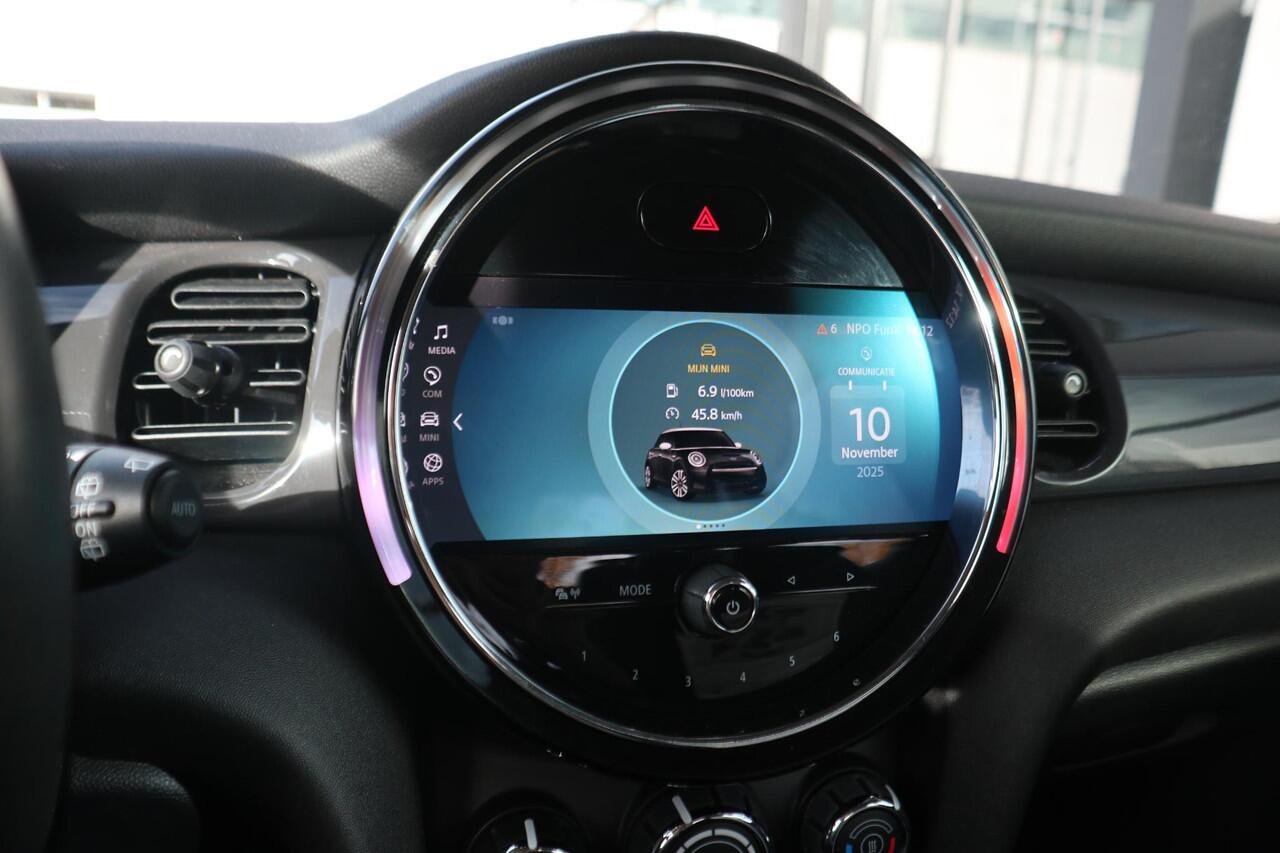 Mini ONE 5-deurs Essential | Airconditioning | Cruise Control | Connected Media Pakket | Regen- en lichtsensor | NEXT