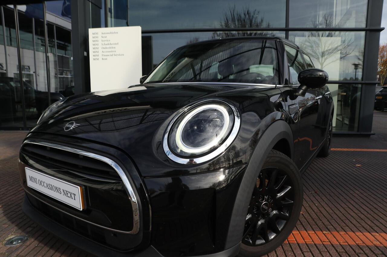 Mini ONE 5-deurs Essential | Airconditioning | Cruise Control | Connected Media Pakket | Regen- en lichtsensor | NEXT