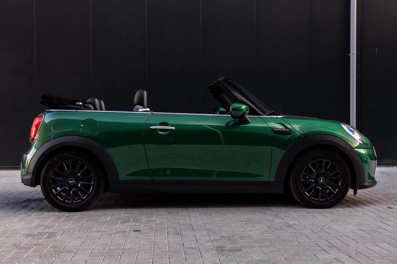 Mini ONE Mini Cabrio 1.5 Classic | LED | DAB | Mini Visueel Boost | Sportstoelen | Zicht-Pakket | Connected Navigation | PDC |