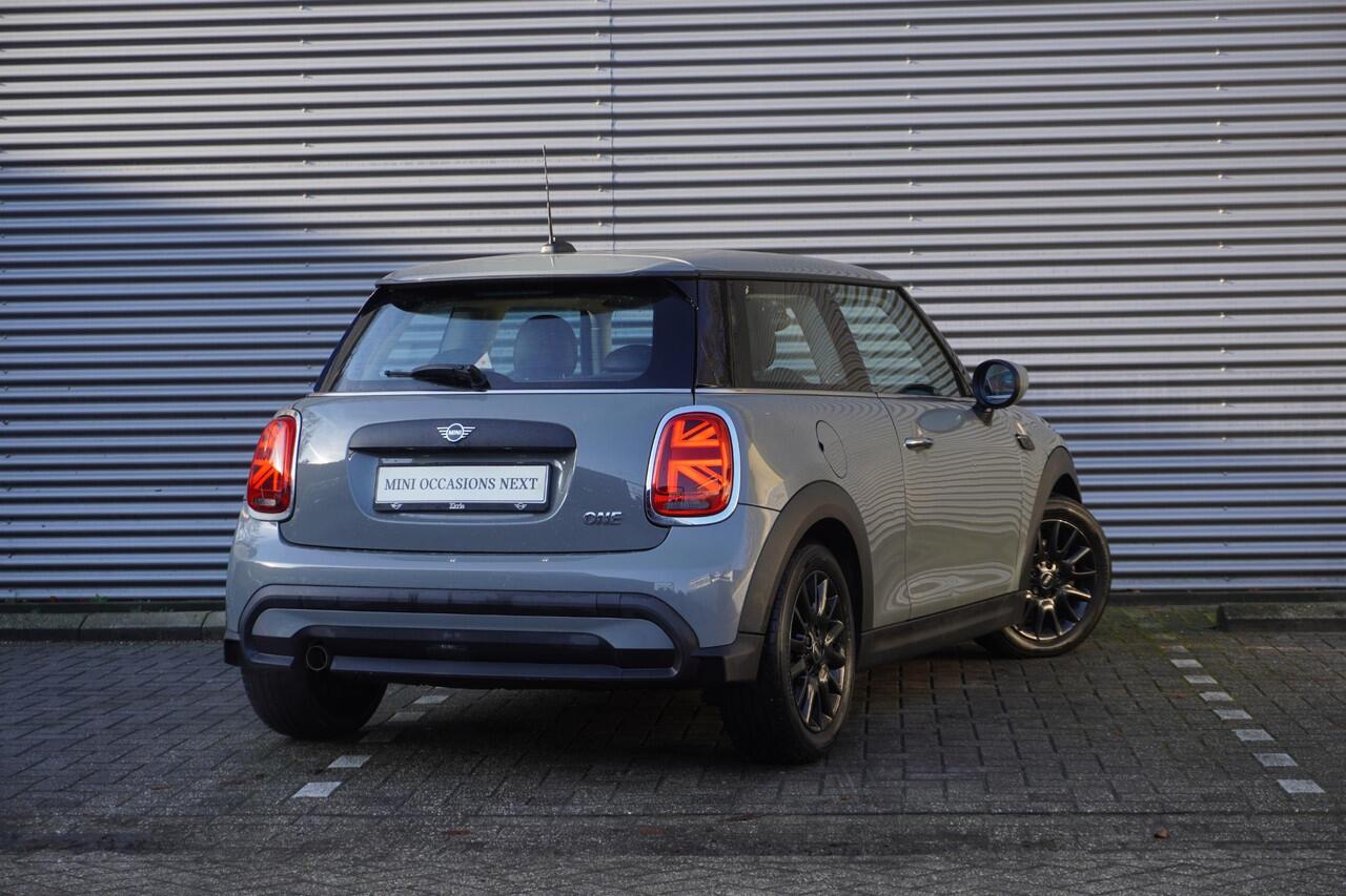 Mini ONE 3-deurs Classic Uitvoering | Comfort pakket | 16" LM Victory Spoke zwart | LED-koplampen | Interieurpanelen Piano Black