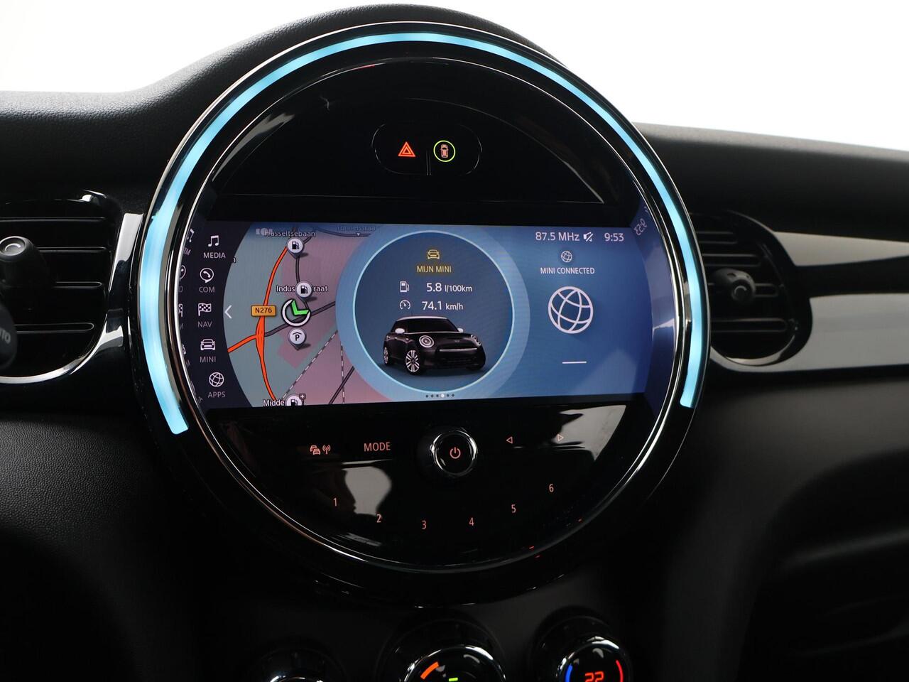 Mini ONE Mini 1.5 Business Edition | Cruise control | Navigatiesysteem | Climate control | Verwarmde sportstoelen voor | Apple Carplay | Keyless entry | Achteruitrij camera |