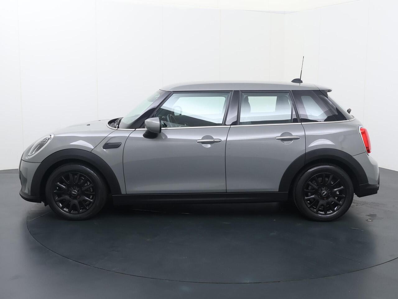 Mini ONE Mini 1.5 Business Edition | Cruise control | Navigatiesysteem | Climate control | Verwarmde sportstoelen voor | Apple Carplay | Keyless entry | Achteruitrij camera |