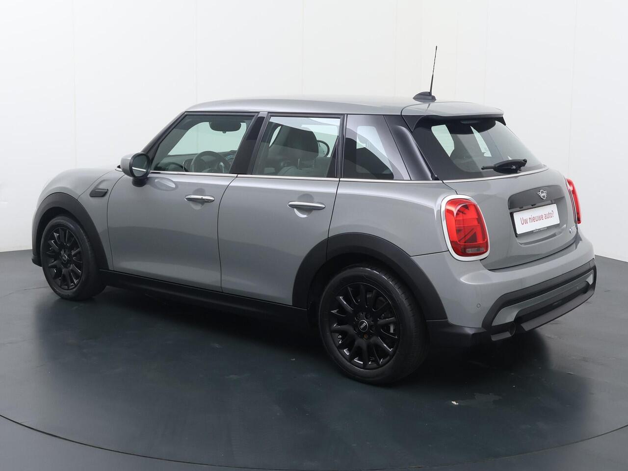 Mini ONE Mini 1.5 Business Edition | Cruise control | Navigatiesysteem | Climate control | Verwarmde sportstoelen voor | Apple Carplay | Keyless entry | Achteruitrij camera |