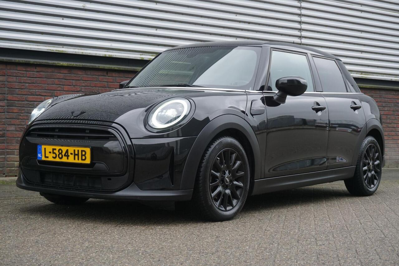 Mini ONE Mini 1.5 Essential LED/GR. NAVI/1e EIGENAAR.