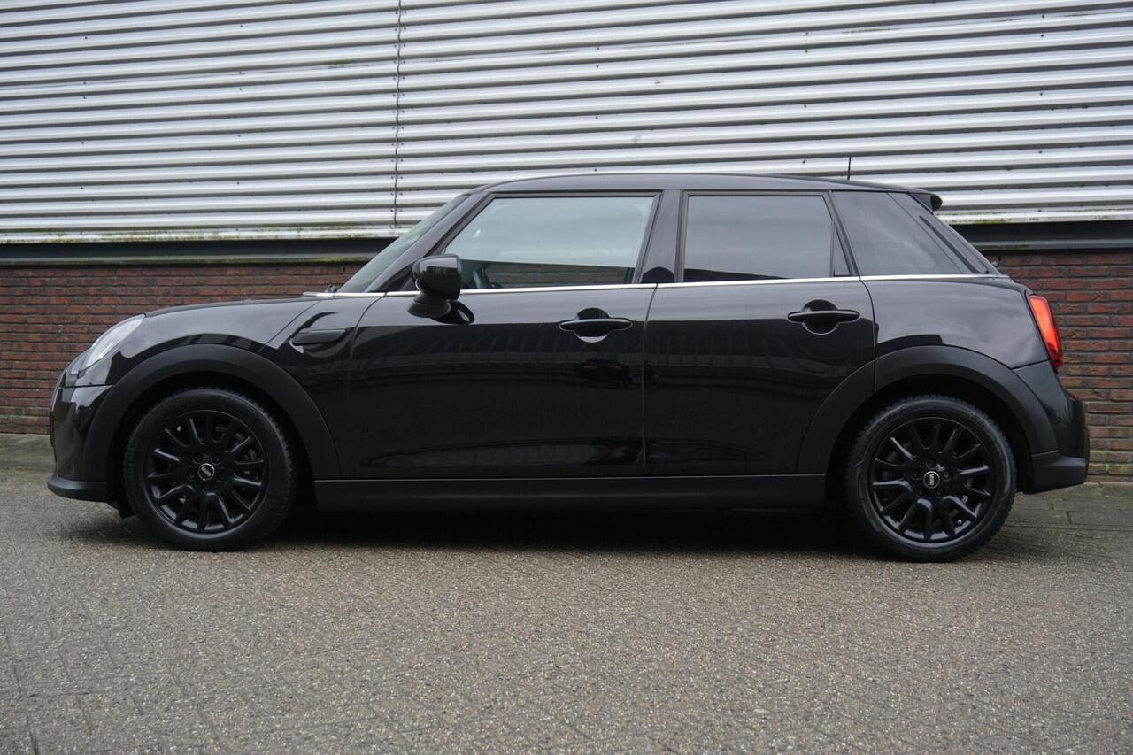 Mini ONE Mini 1.5 Essential LED/GR. NAVI/1e EIGENAAR.