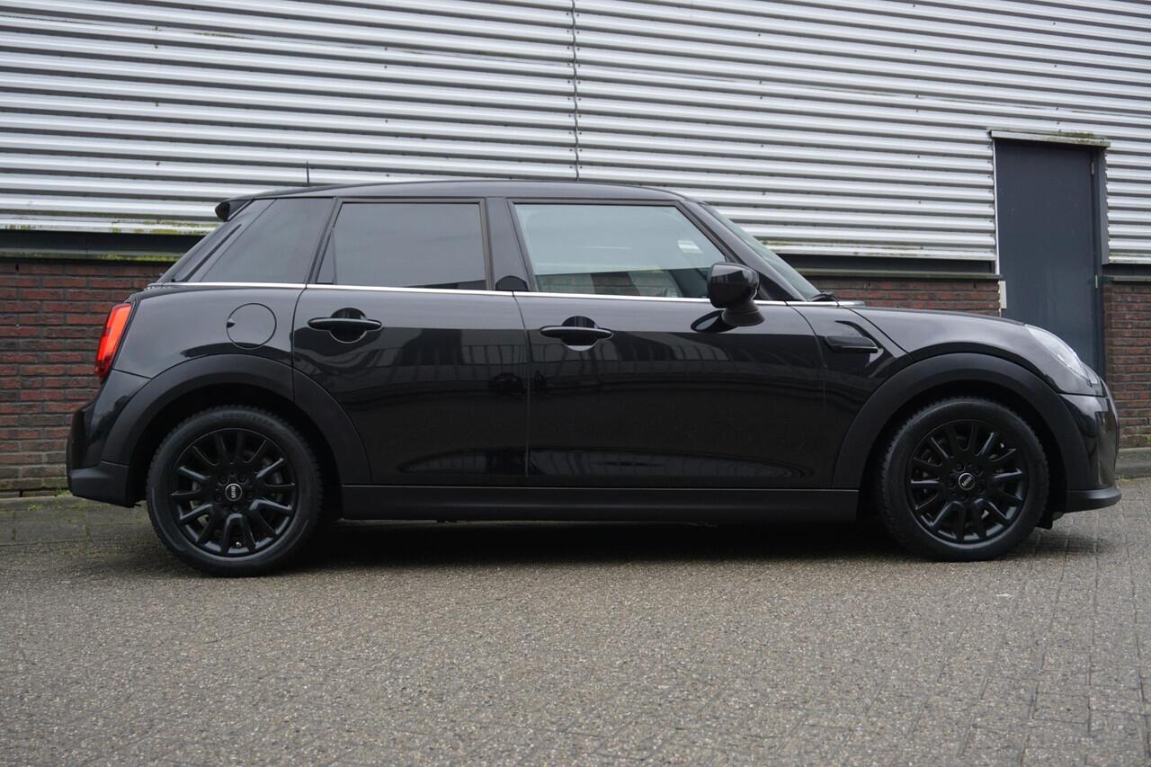 Mini ONE Mini 1.5 Essential LED/GR. NAVI/1e EIGENAAR.