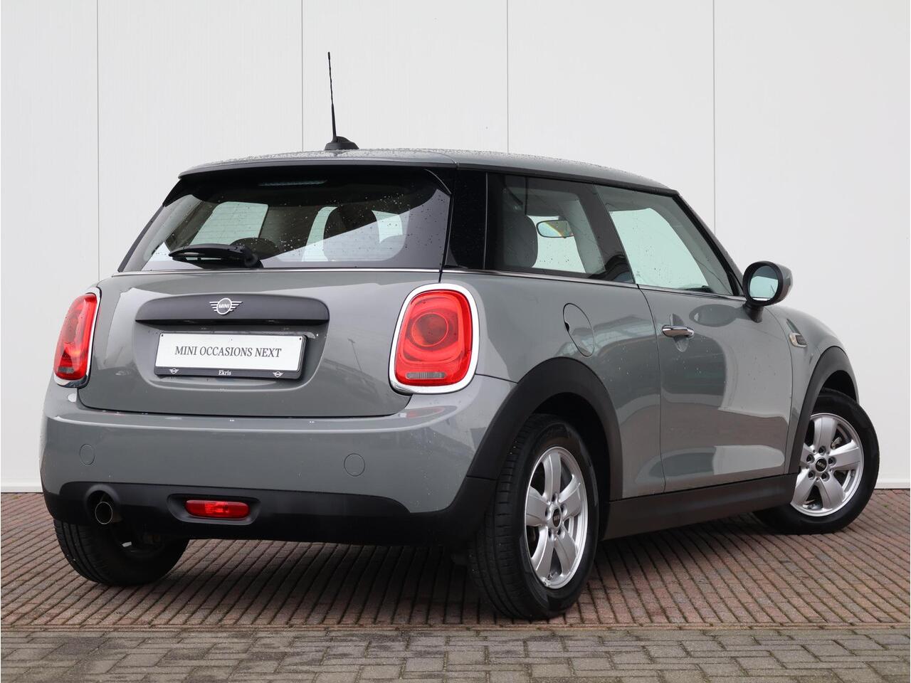 Mini ONE mini 1.5 First Salt / Airco / Multifunctioneel instrumentenpaneel / Regen- en lichtsensor / 15'' LM / Lentevoordeel