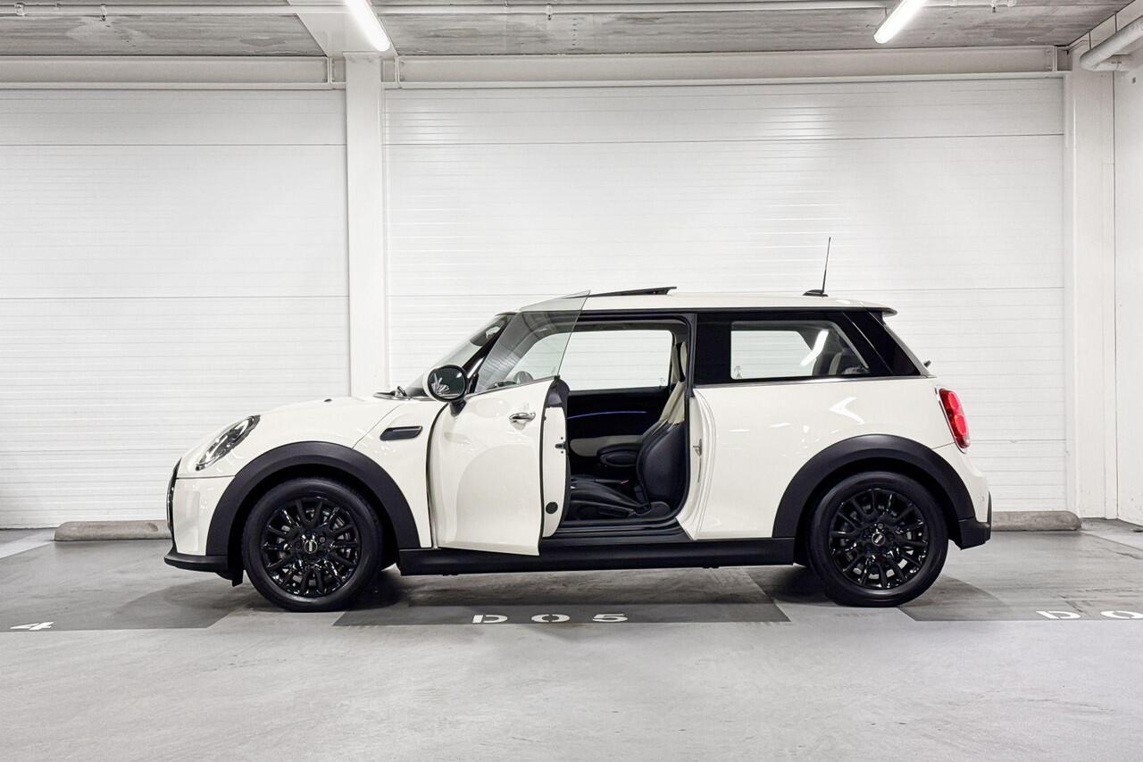 Mini ONE 3-Deurs | Classic Uitvoering | Glazen panoramadak | 16" Victory Spoke zwart | Parkeersensoren achter