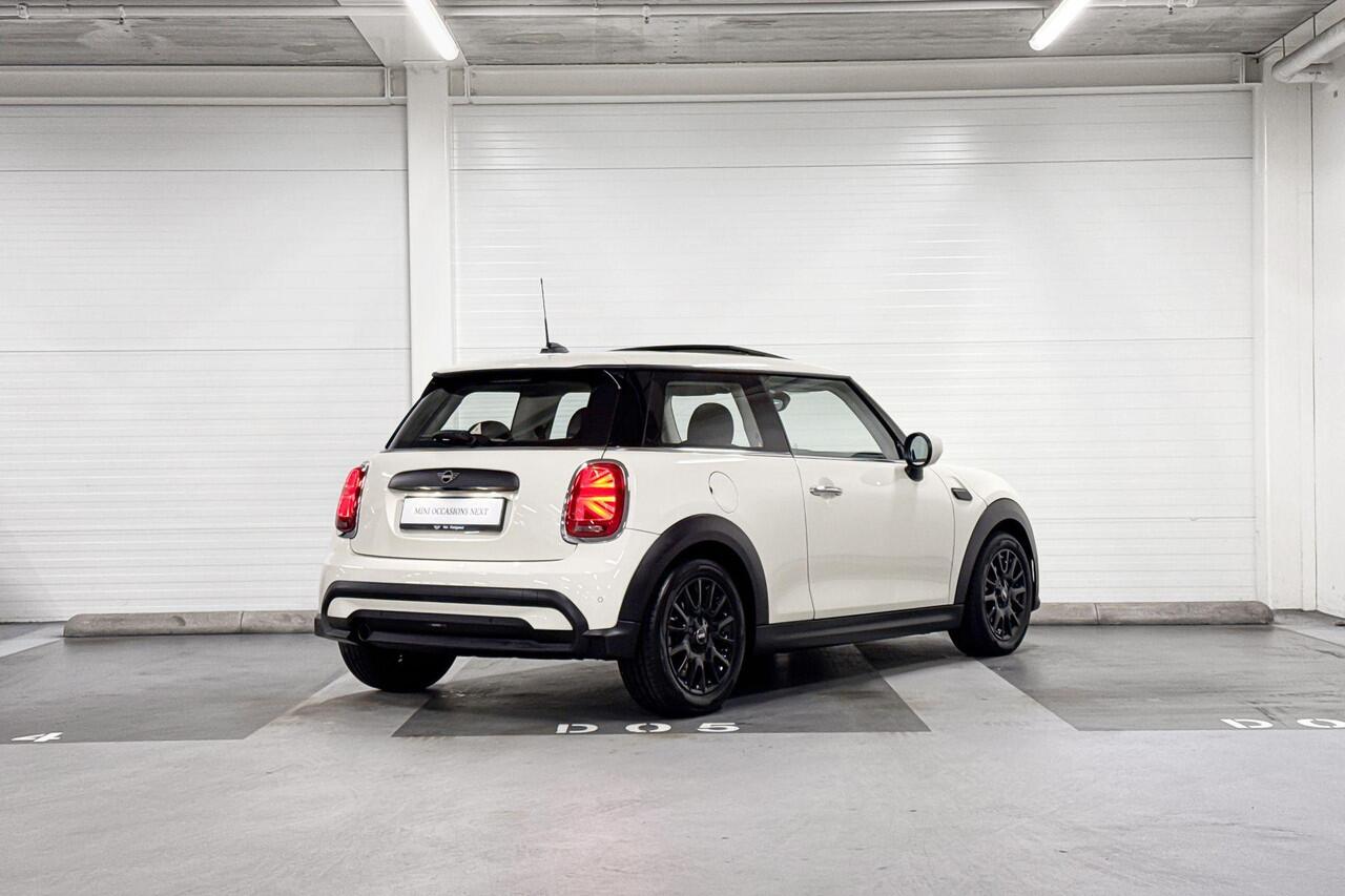 Mini ONE 3-Deurs | Classic Uitvoering | Glazen panoramadak | 16" Victory Spoke zwart | Parkeersensoren achter