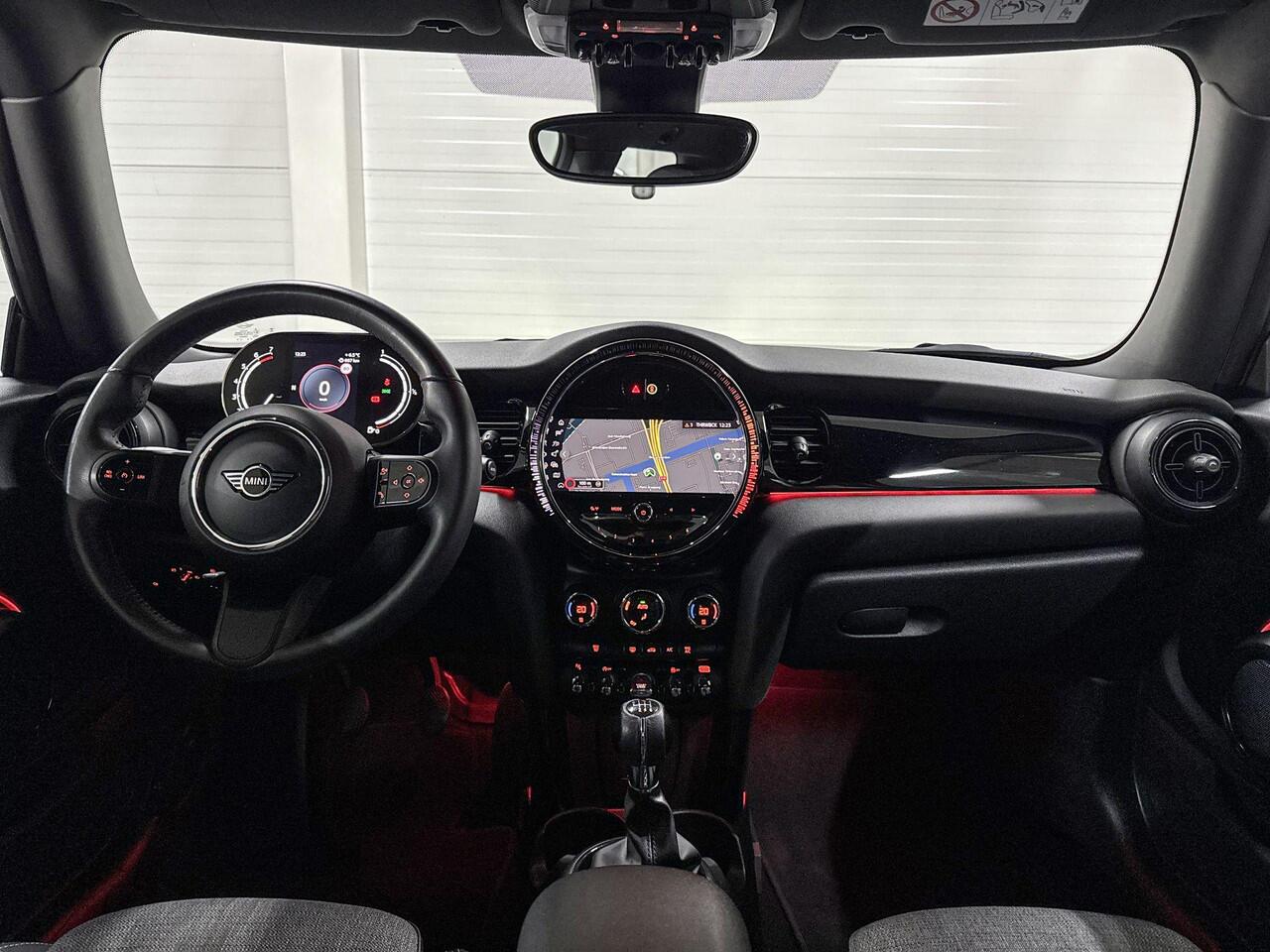 Mini ONE 3-deurs 1.5 Business Edition | Achteruitrijcamera | Navigatiesysteem | Sfeerverlichting