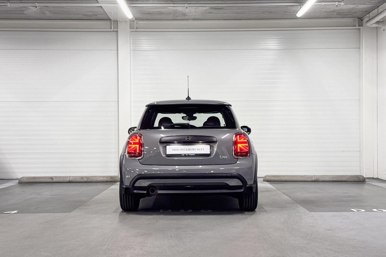 Mini ONE 3-deurs 1.5 Business Edition | Achteruitrijcamera | Navigatiesysteem | Sfeerverlichting