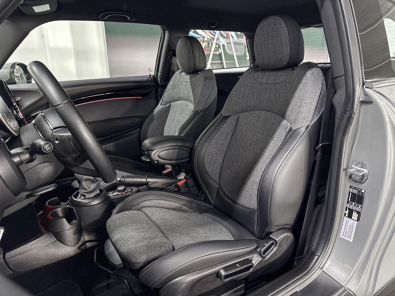 Mini ONE 3-deurs 1.5 Business Edition | Achteruitrijcamera | Navigatiesysteem | Sfeerverlichting