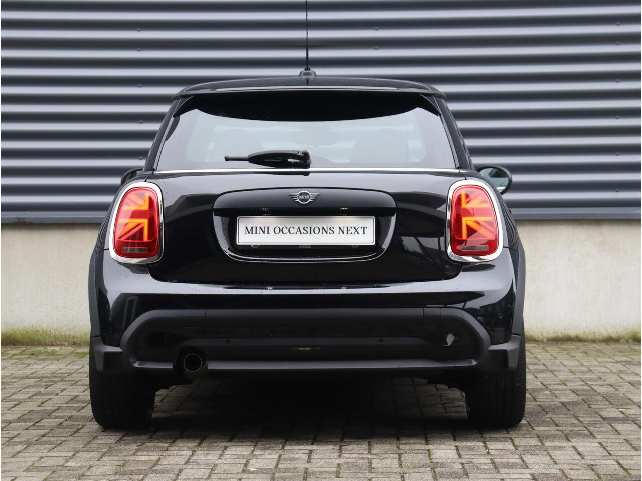 Mini ONE 3-deurs | Classic + Sportstoelen + Apple Carplay + LED Koplampen + Getint Glas + Climate Control + 16'' Victory Spoke Black